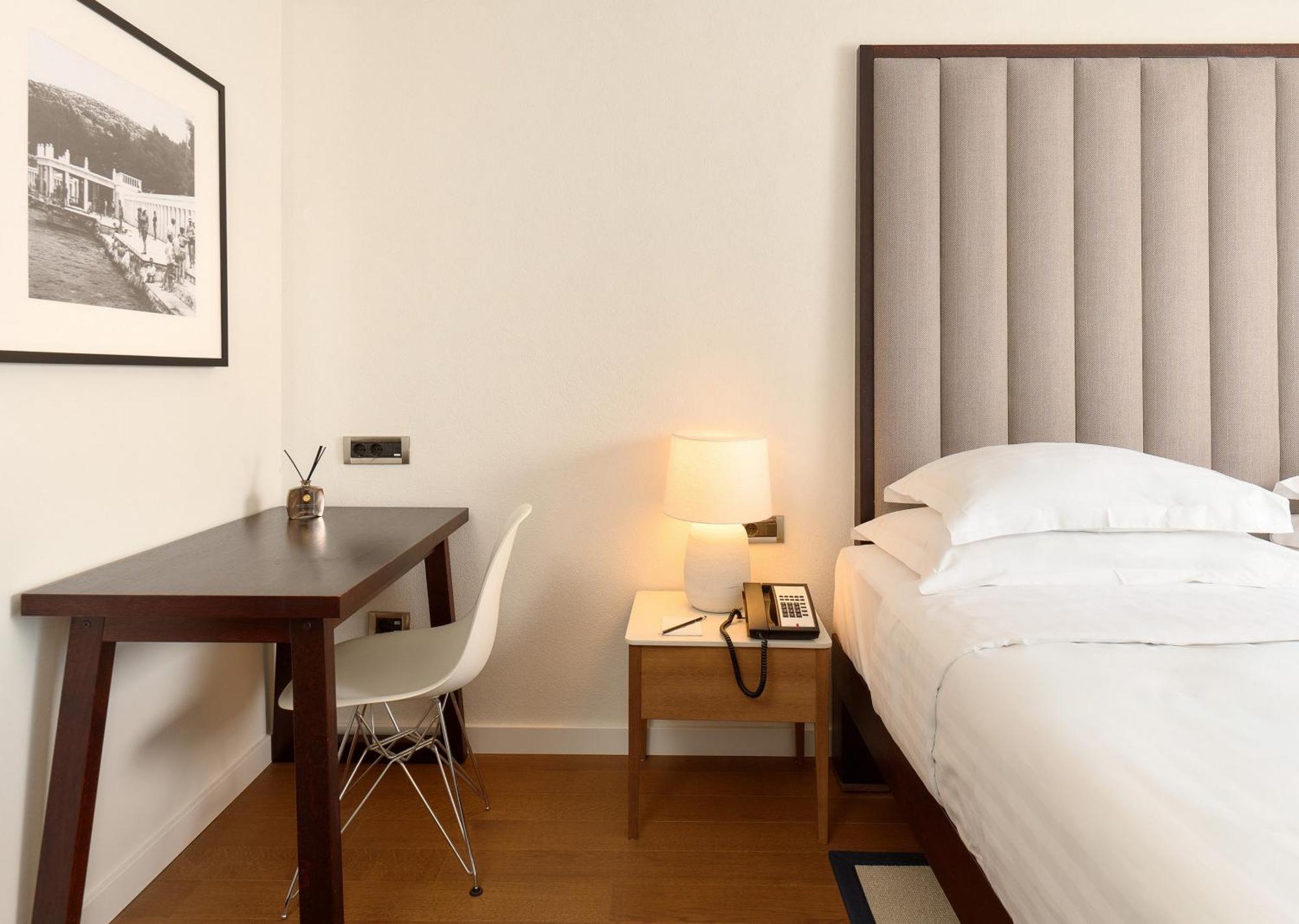 Two-Bedroom Suite Balcony Sea View